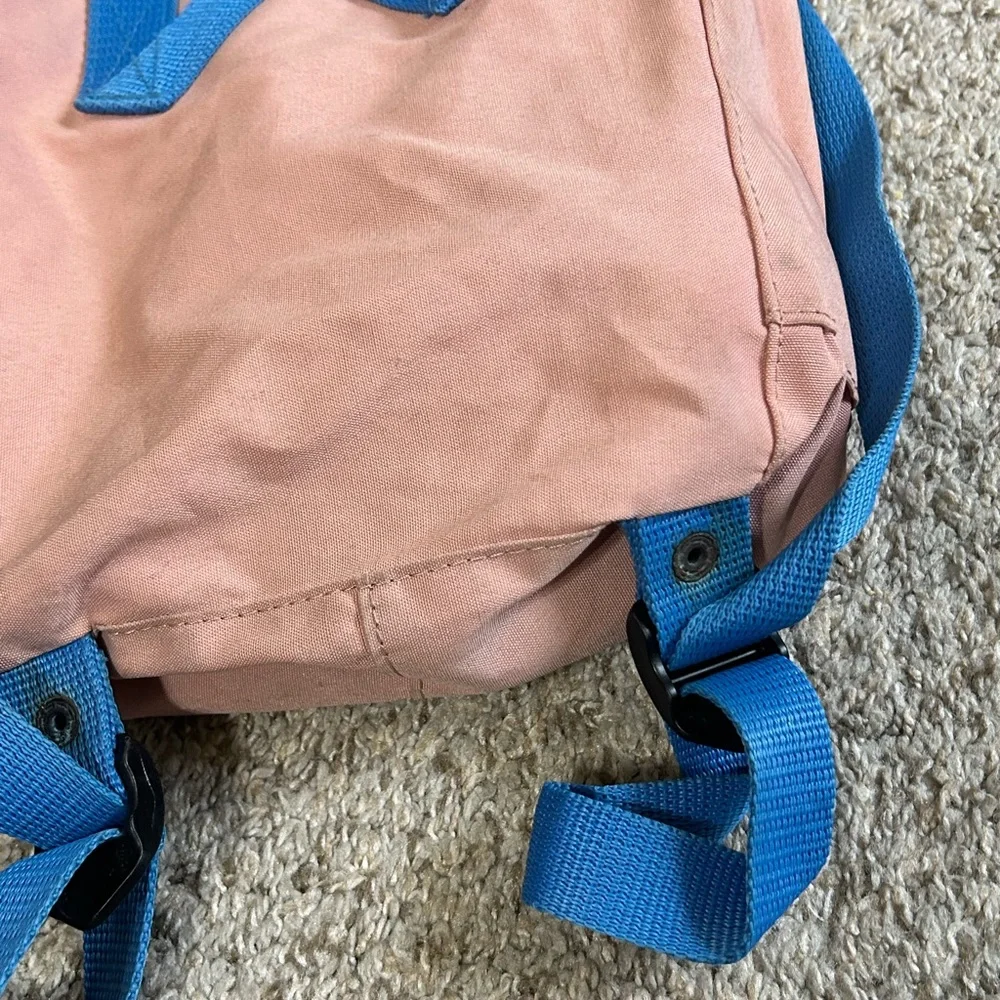 KÅNKEN SLING Mini Backpack Soft Pink  Blue Accents Travel Outdoor Hiking Pockets